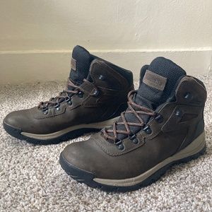Women’s Columbia size 10 Hiking Boots